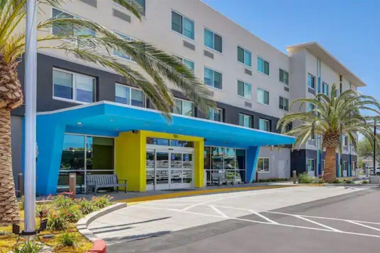 Hotel Tru By Hilton Lathrop Extérieur photo